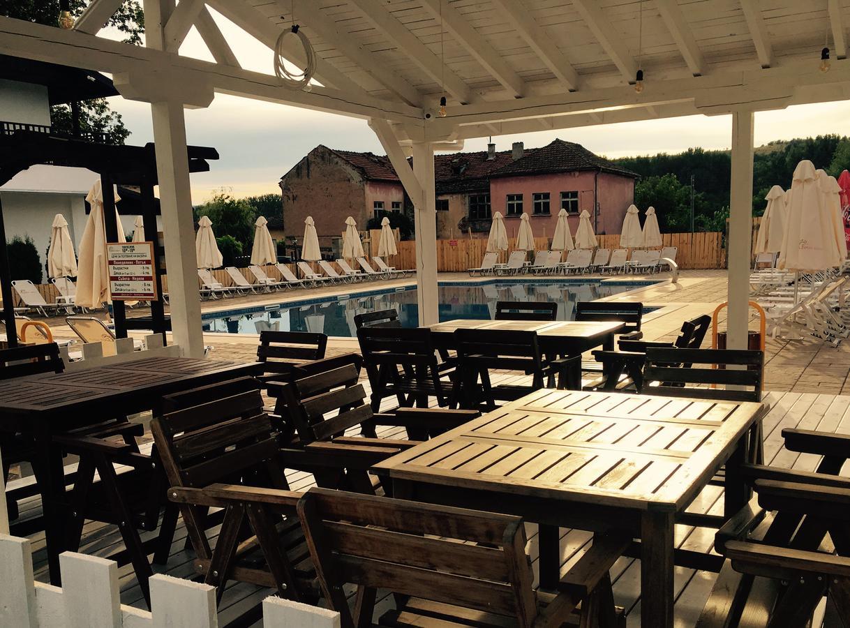 Guest House Bukor Shtepi Mandrica Экстерьер фото