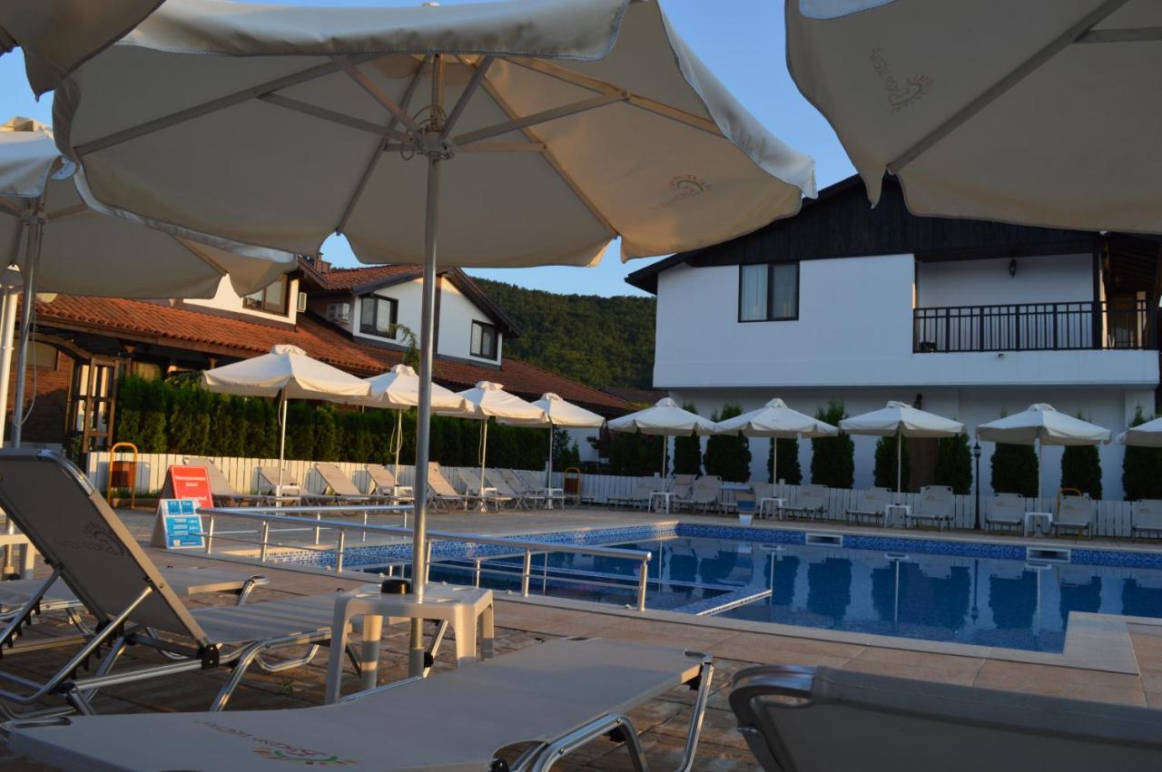 Guest House Bukor Shtepi Mandrica Экстерьер фото